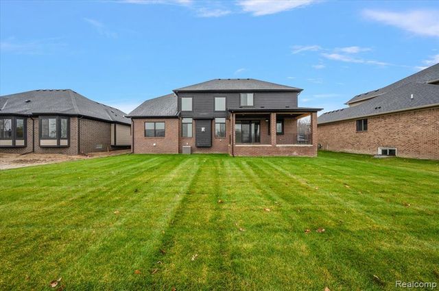 24021 Sawgrass Drive, Macomb, MI 48042