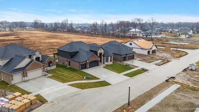 24021 Sawgrass Drive, Macomb, MI 48042