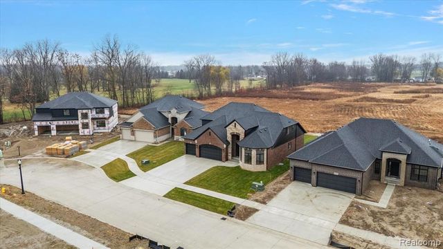 24021 Sawgrass Drive, Macomb, MI 48042