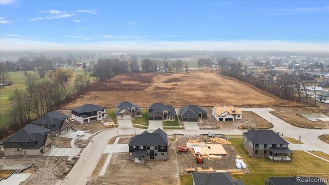 24021 Sawgrass Drive, Macomb, MI 48042