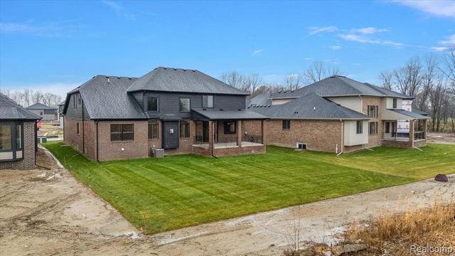24021 Sawgrass Drive, Macomb, MI 48042