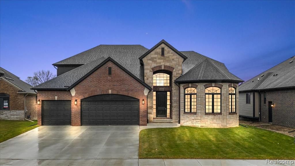24021 Sawgrass Drive, Macomb, MI 48042