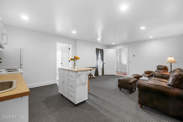 7664 Whileaway Road East, Park City, UT 84098