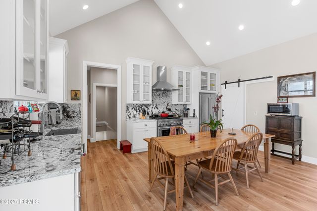 7664 Whileaway Road East, Park City, UT 84098