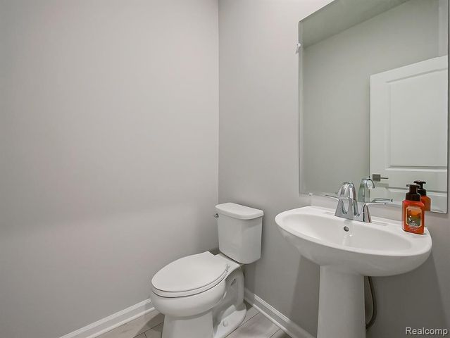 49533 Coldwater Ridge Drive, Northville, MI 48168