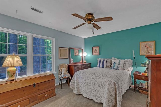 6592 Lake View DR, Gloucester, VA 23061