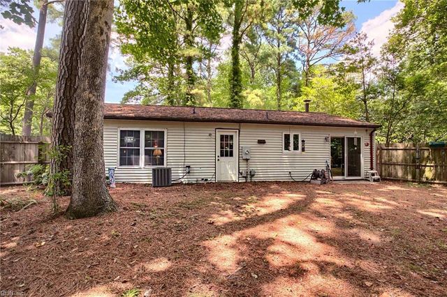6592 Lake View DR, Gloucester, VA 23061