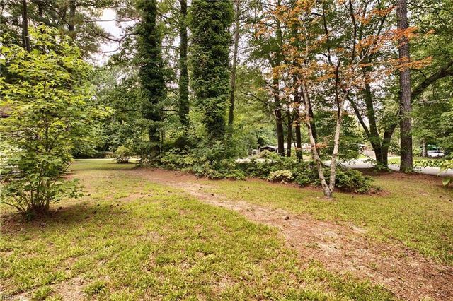 6592 Lake View DR, Gloucester, VA 23061