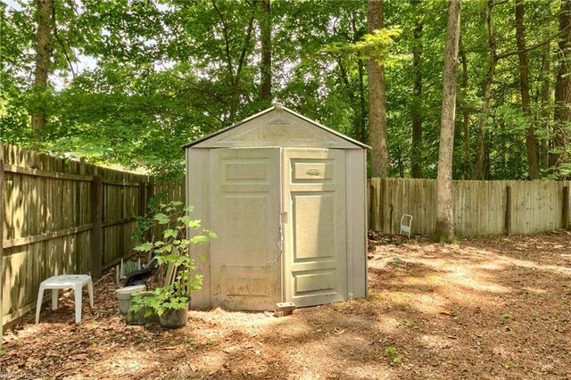 6592 Lake View DR, Gloucester, VA 23061