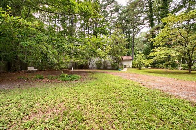 6592 Lake View DR, Gloucester, VA 23061