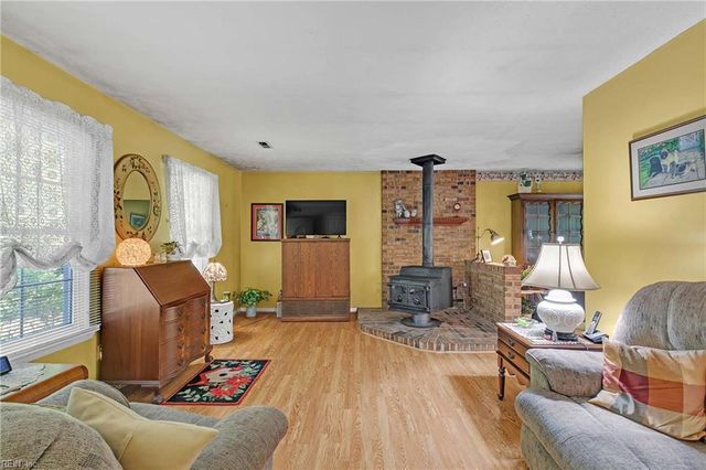 6592 Lake View DR, Gloucester, VA 23061