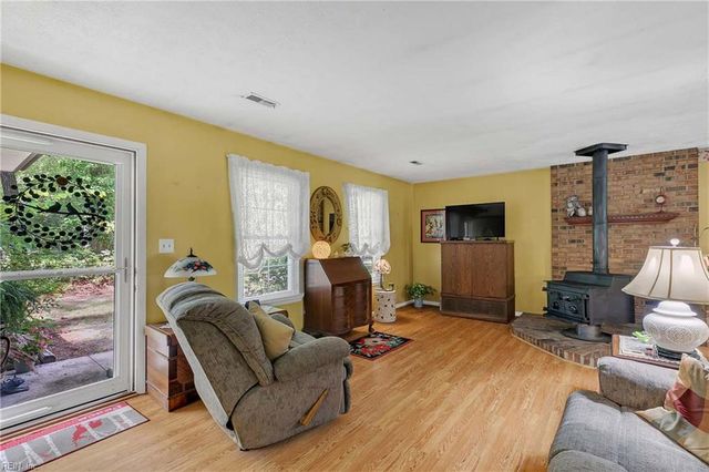 6592 Lake View DR, Gloucester, VA 23061