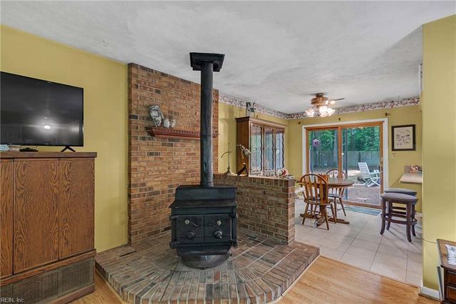 6592 Lake View DR, Gloucester, VA 23061
