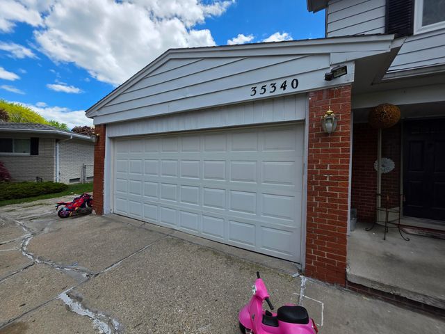35340 Monza Court, Sterling Heights City, MI 48312