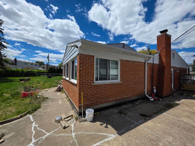 35340 Monza Court, Sterling Heights City, MI 48312