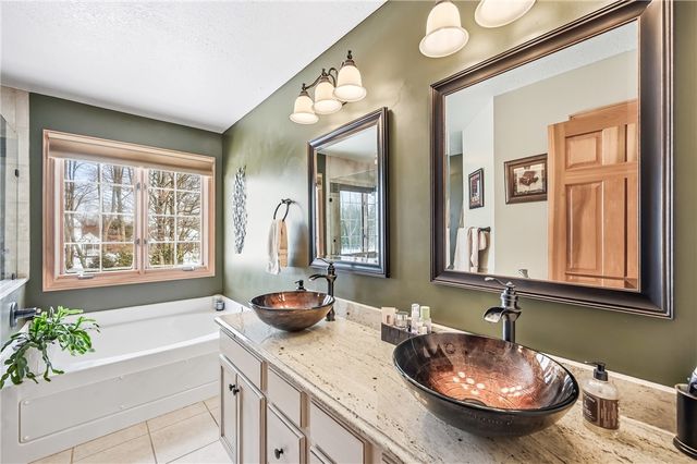 3733 Cornell Dr., Hermitage, PA 16148