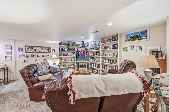 3733 Cornell Dr., Hermitage, PA 16148