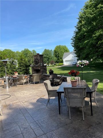 3733 Cornell Dr., Hermitage, PA 16148