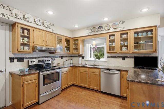 8305 Dove Hollow Pl, Glen Allen, VA 23060