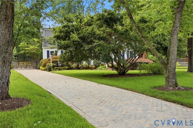8305 Dove Hollow Pl, Glen Allen, VA 23060