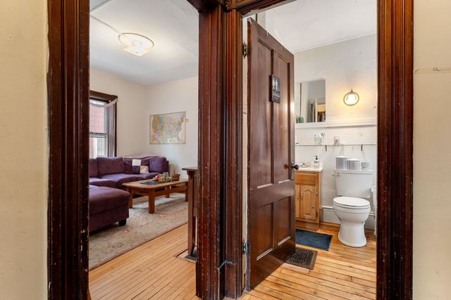 35 South Union Street, Burlington, VT 05401