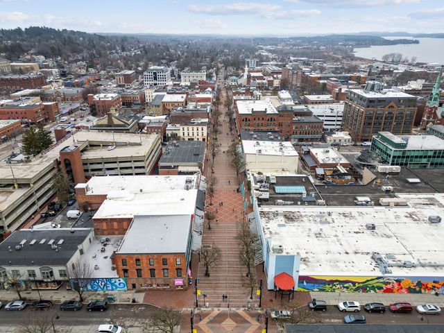 35 South Union Street, Burlington, VT 05401