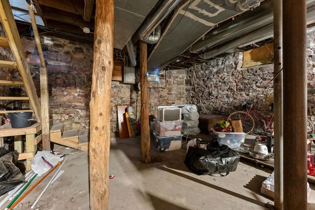 35 South Union Street, Burlington, VT 05401
