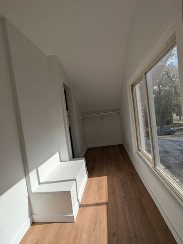 8952 S Aberdeen Street, Chicago, IL 60620