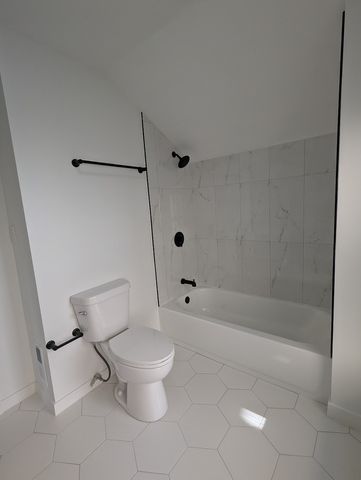 8952 S Aberdeen Street, Chicago, IL 60620