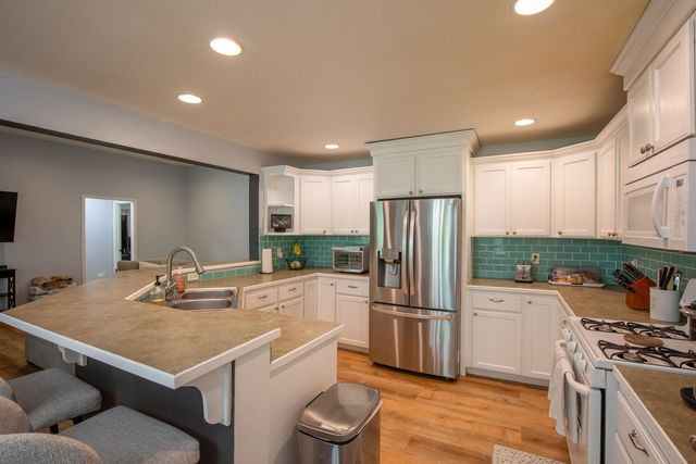 5122 S Freya St, Spokane, WA 99223