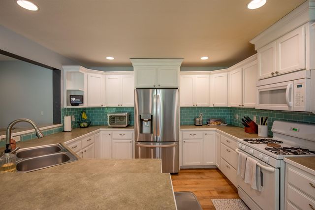 5122 S Freya St, Spokane, WA 99223