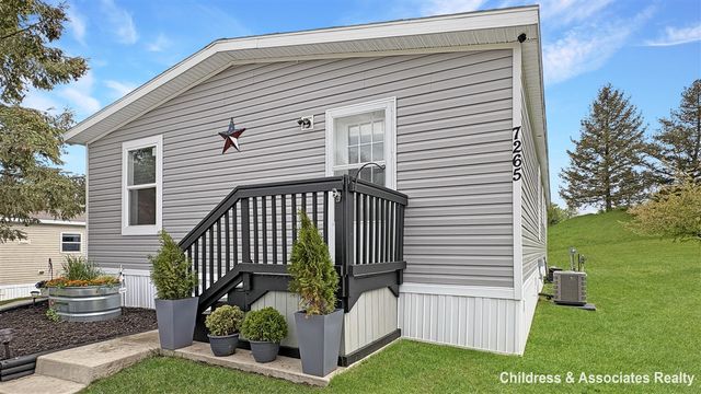 7265 Old Hickory Drive, Belmont, MI 49306