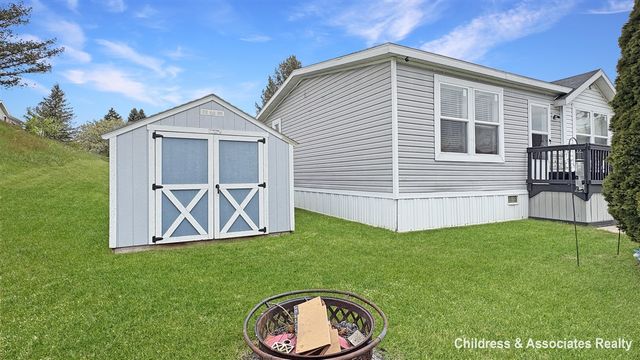 7265 Old Hickory Drive, Belmont, MI 49306
