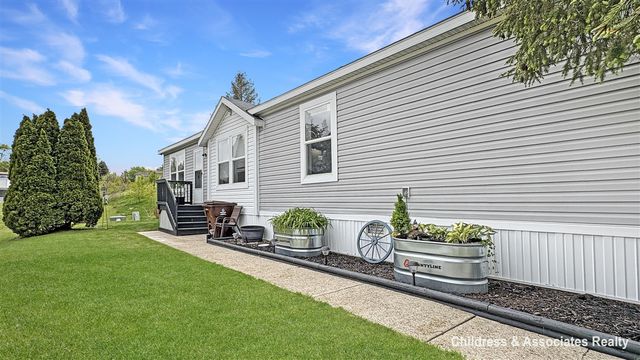 7265 Old Hickory Drive, Belmont, MI 49306