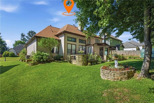 945 Fox Meadow Lane, Lawrenceville, GA 30043