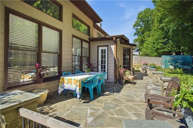 945 Fox Meadow Lane, Lawrenceville, GA 30043