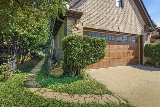945 Fox Meadow Lane, Lawrenceville, GA 30043
