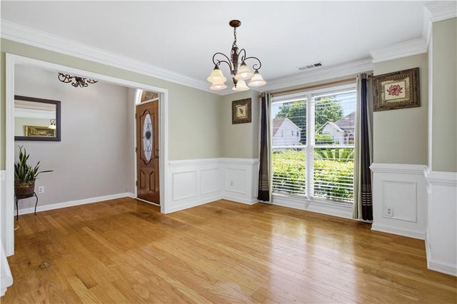 945 Fox Meadow Lane, Lawrenceville, GA 30043
