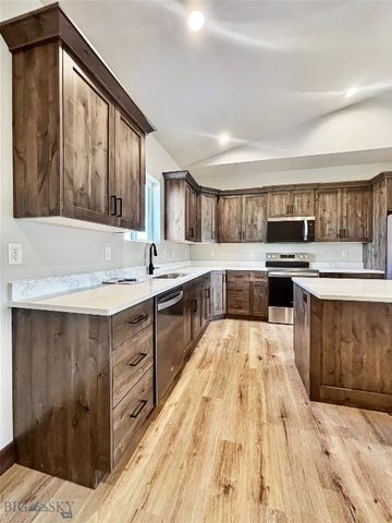 130 Thomas Way, Dillon, MT 59725