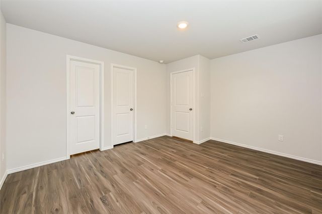 2137 Middle Ridge, Conroe, TX 77301