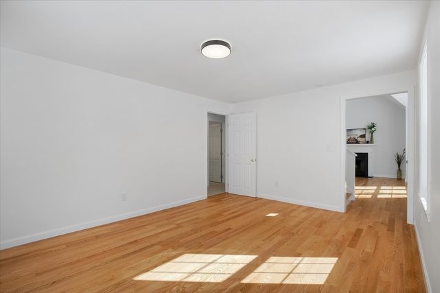 10 Butler Ln, Mashpee, MA 02649