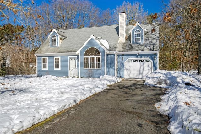 10 Butler Ln, Mashpee, MA 02649