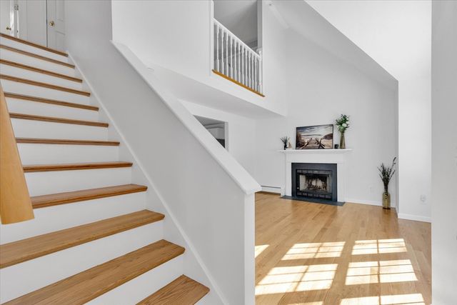 10 Butler Ln, Mashpee, MA 02649