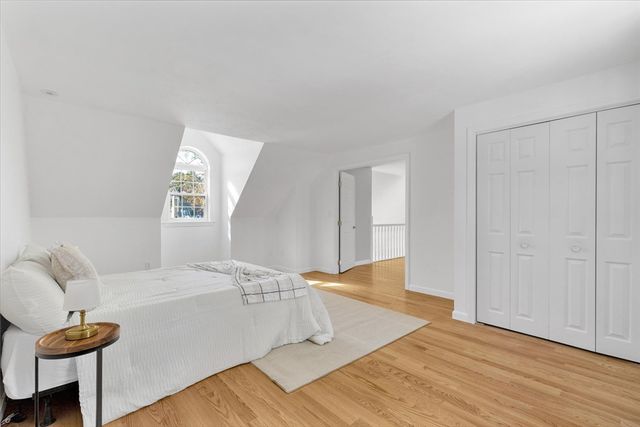 10 Butler Ln, Mashpee, MA 02649