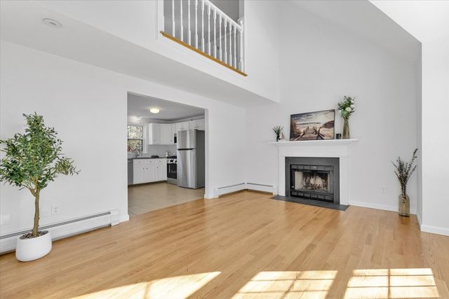 10 Butler Ln, Mashpee, MA 02649