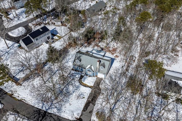 10 Butler Ln, Mashpee, MA 02649