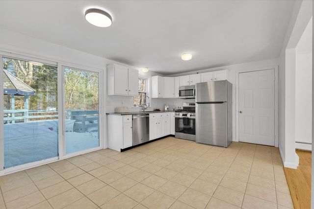 10 Butler Ln, Mashpee, MA 02649