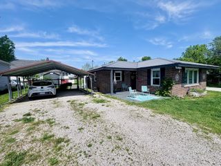 109 North Pine Street, Marshfield, MO 65706