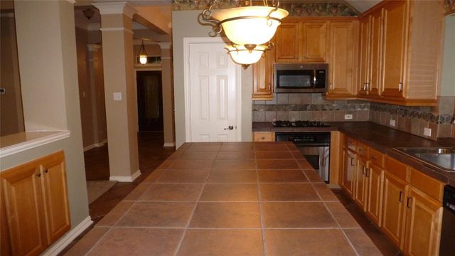 4823 Cypress Spring Drive, Missouri City, TX 77459