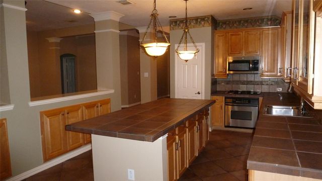 4823 Cypress Spring Drive, Missouri City, TX 77459